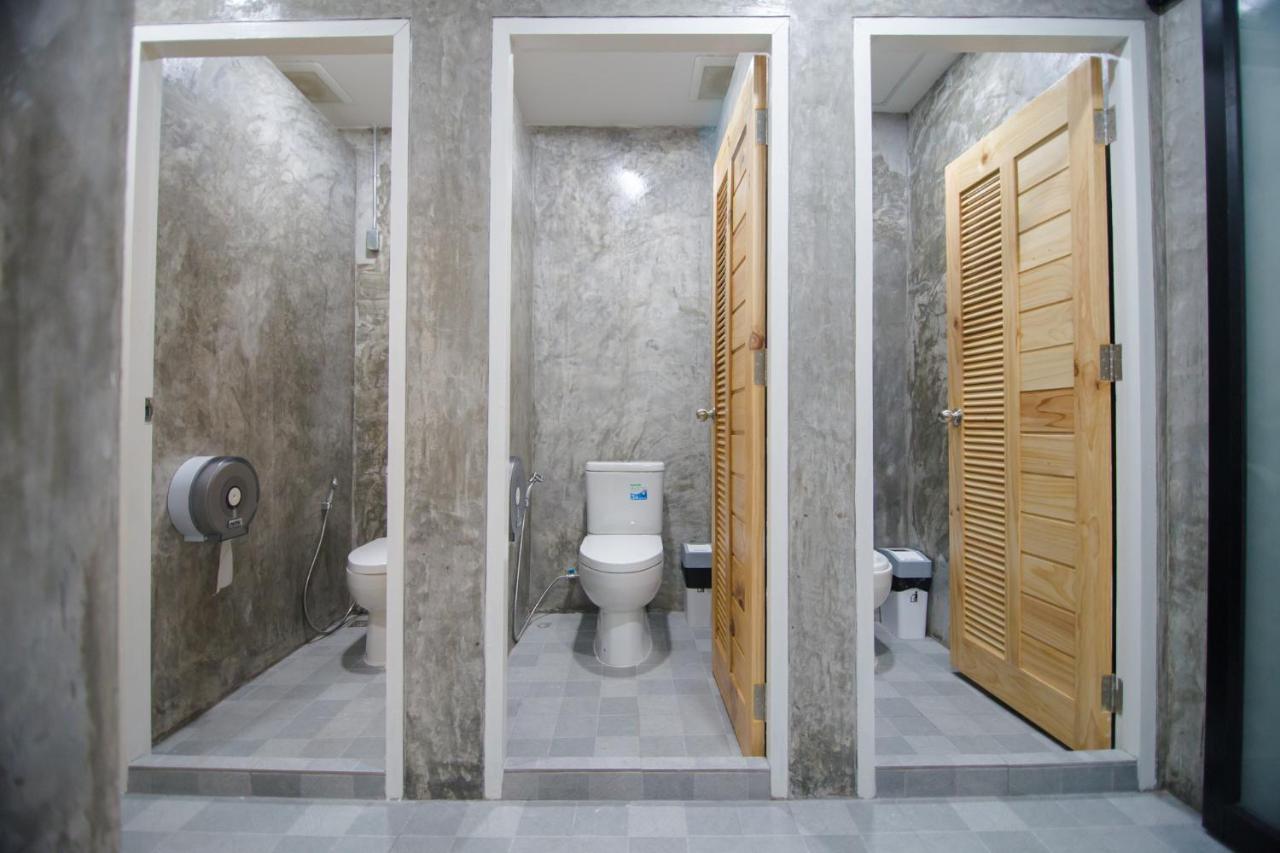 Suree House Vandrarhem Chiang Rai Exteriör bild