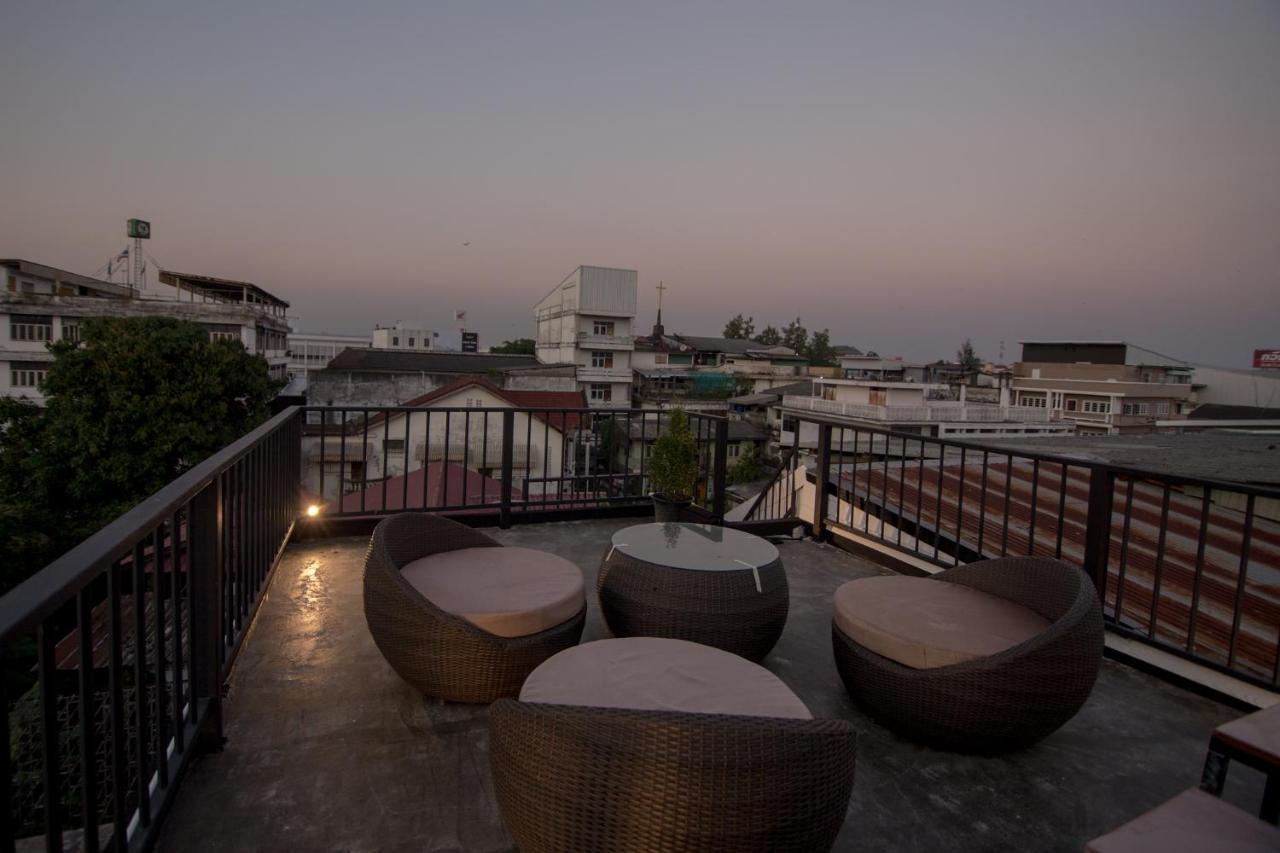 Suree House Vandrarhem Chiang Rai Exteriör bild