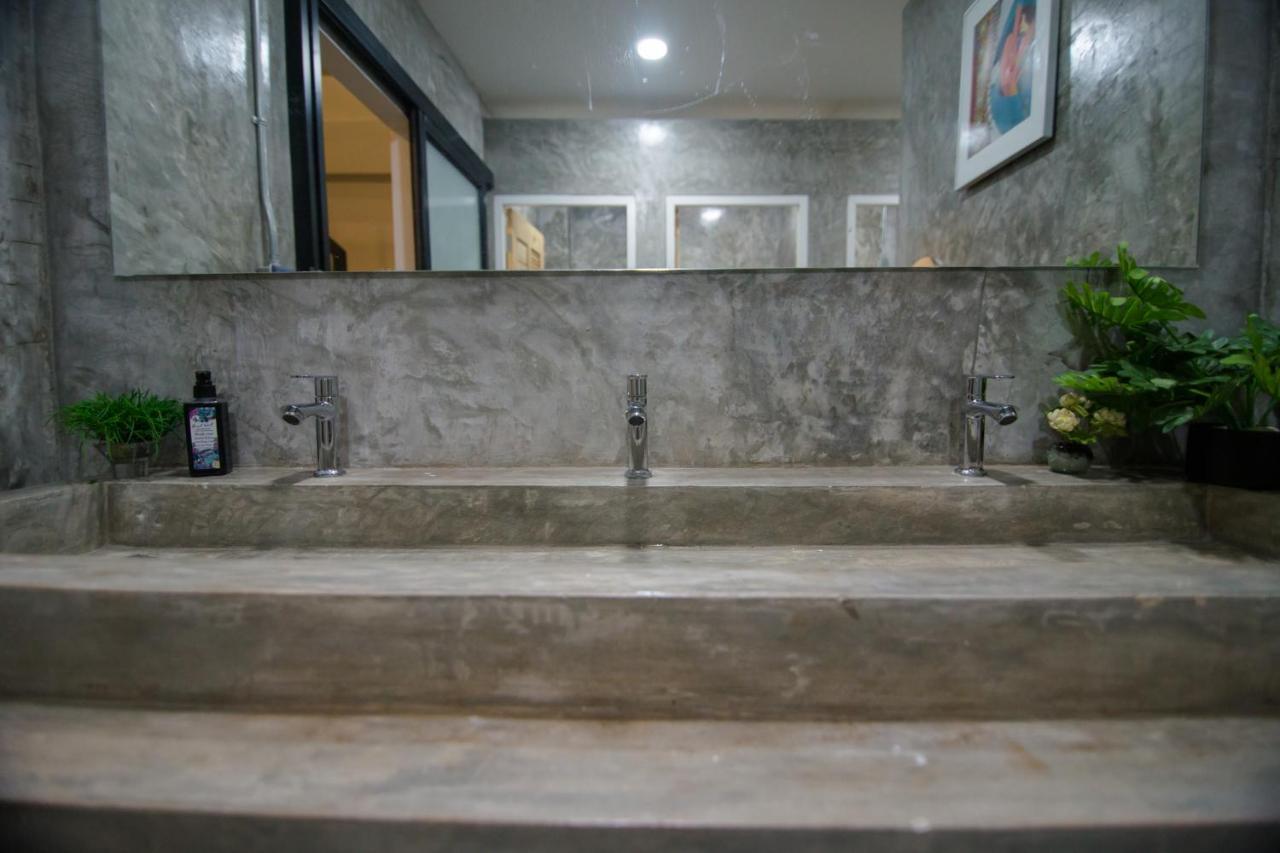 Suree House Vandrarhem Chiang Rai Exteriör bild