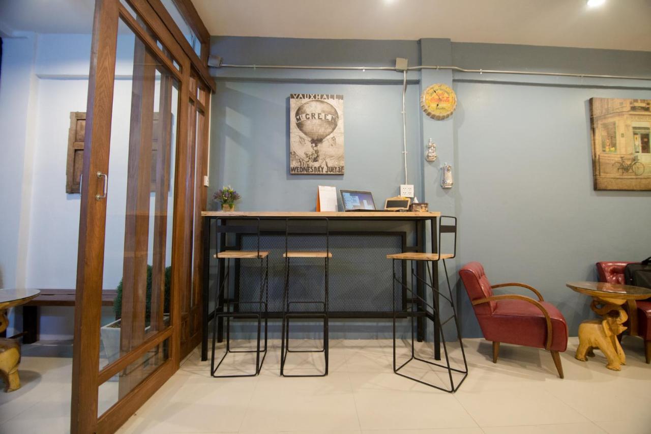 Suree House Vandrarhem Chiang Rai Exteriör bild
